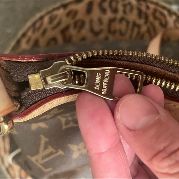 LOUIS VUITTON bag - Picture 7 of 11